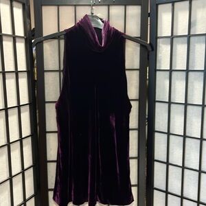 Elegant Ralph Lauren Deep Amethyst Velvet Turtleneck Sleeveless Top fully lined